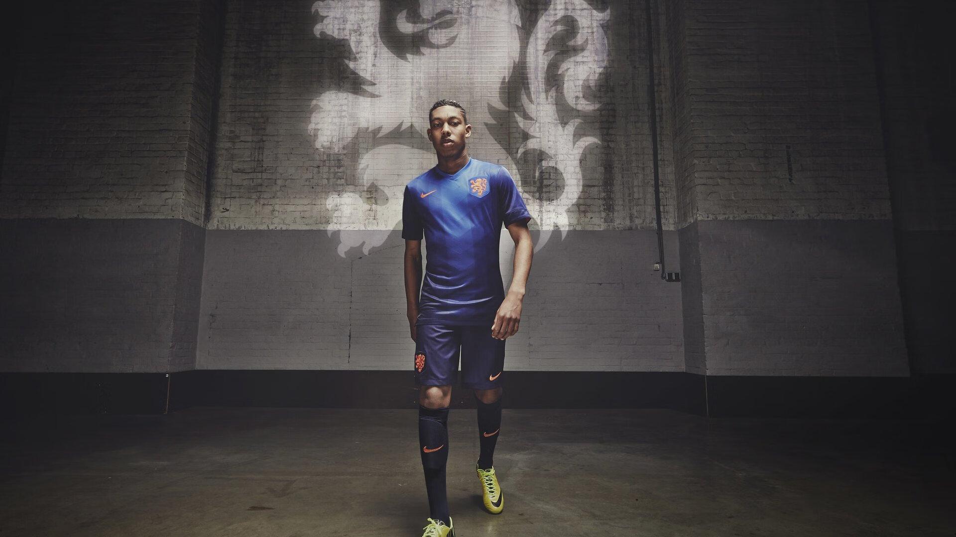 布拉格斯拉维亚半场两球震撼巴萨，火力全开追平欧冠小组赛总进球